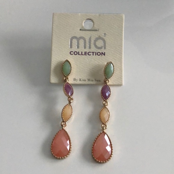 Jewelry - Four Color Gem Statement Earrings. New With Tags